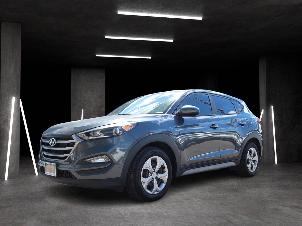 2017 Hyundai Tucson SE - NO ACCIDENTS/ DEALER SERVICED Photo0