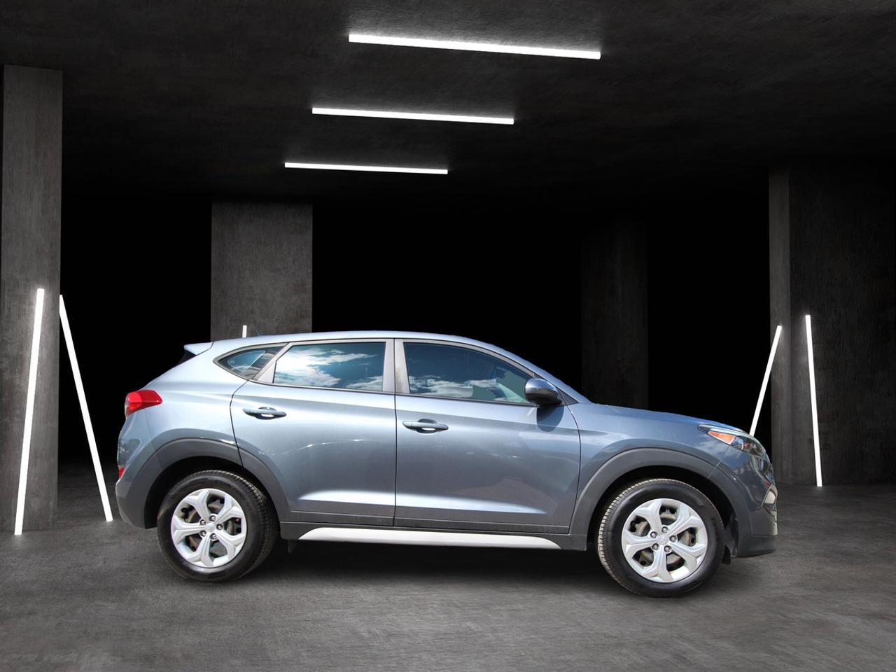 2017 Hyundai Tucson SE - NO ACCIDENTS/ DEALER SERVICED Photo