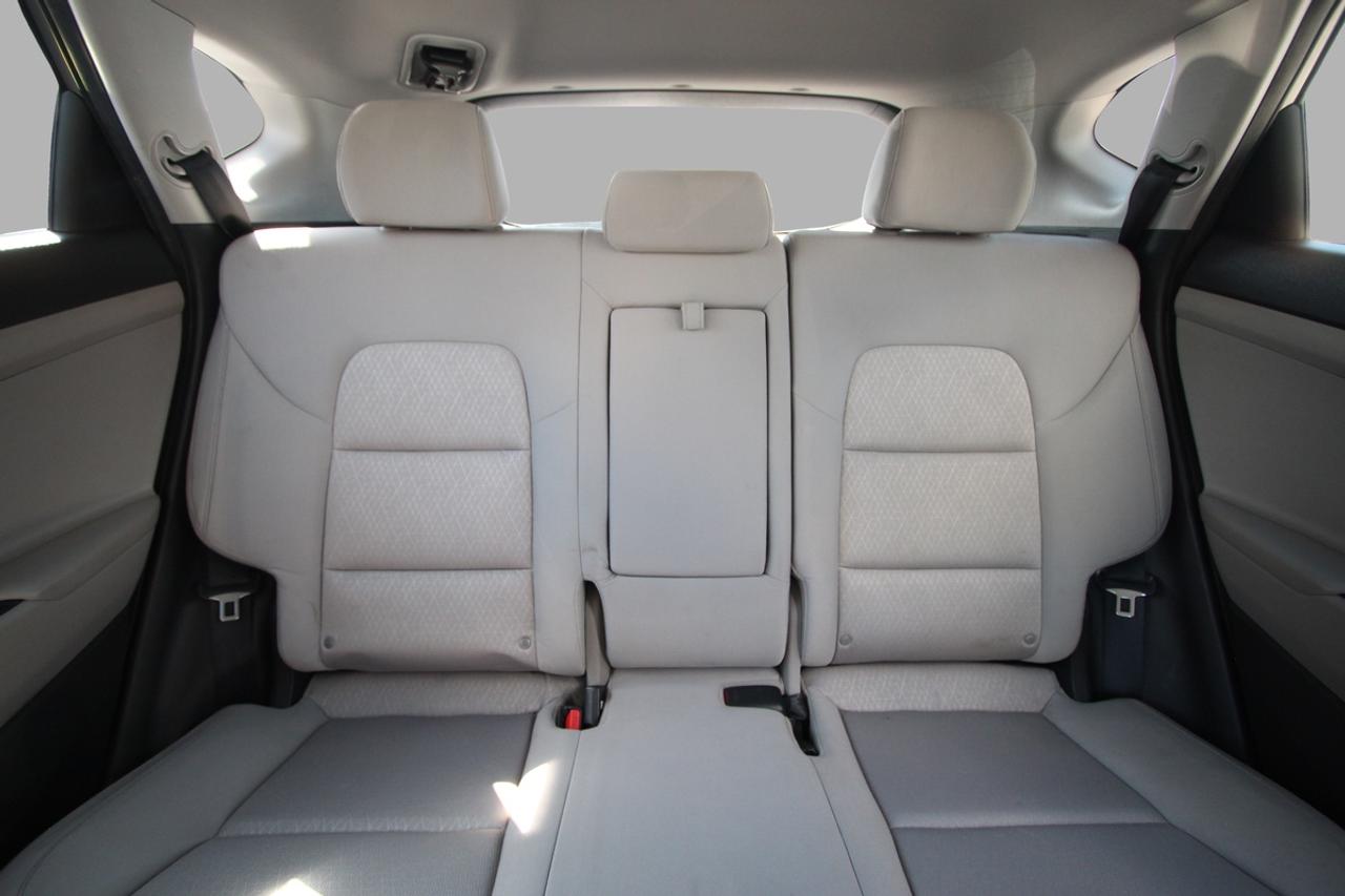 2017 Hyundai Tucson SE - NO ACCIDENTS/ DEALER SERVICED Photo