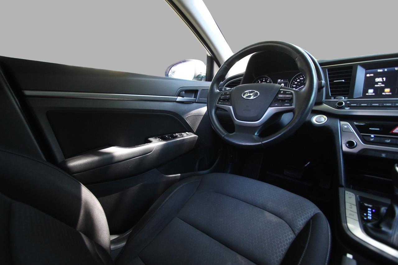 2018 Hyundai Elantra Limited - ACCIDENT FREE Photo