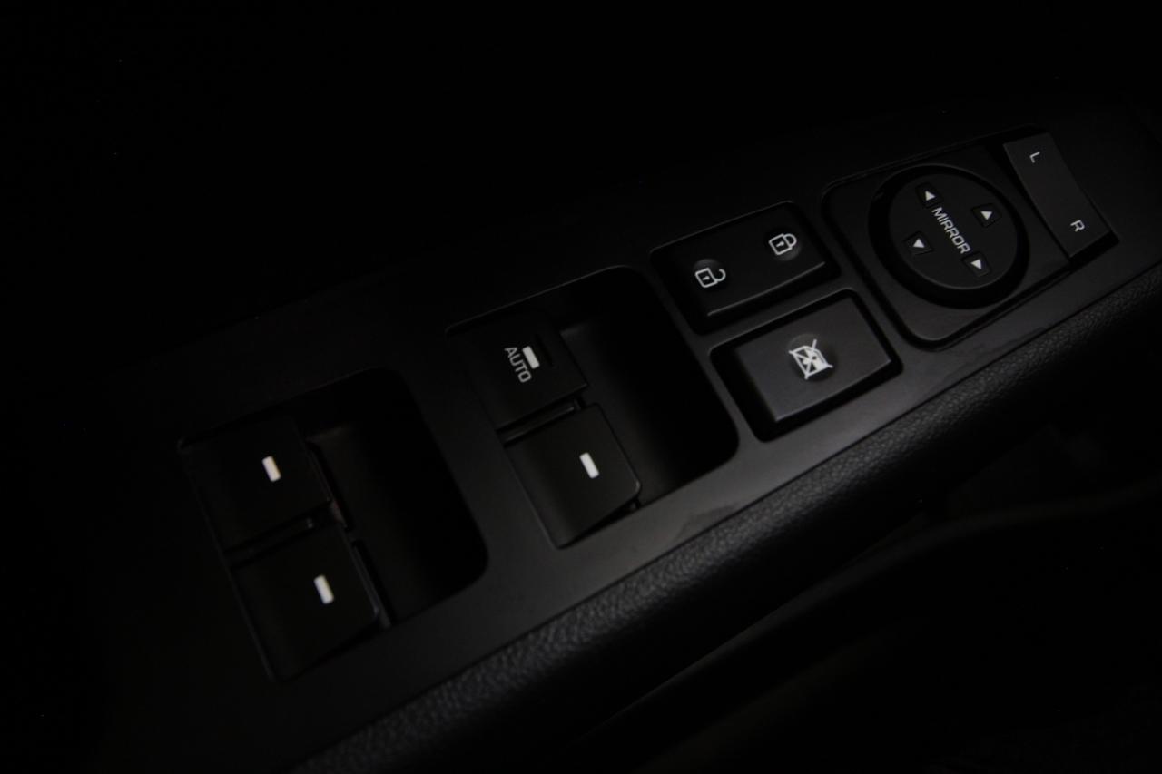 2018 Hyundai Elantra Limited - ACCIDENT FREE Photo