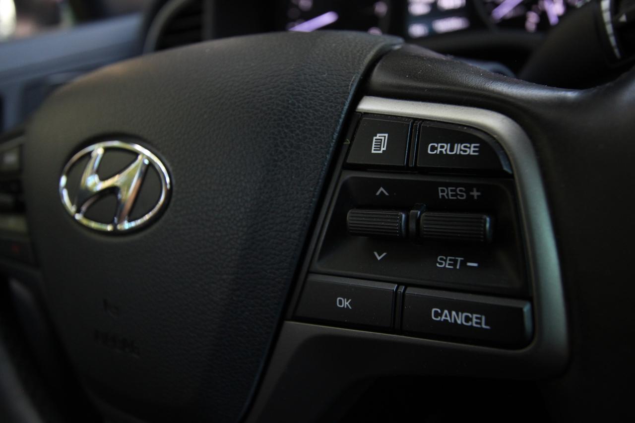 2018 Hyundai Elantra Limited - ACCIDENT FREE Photo