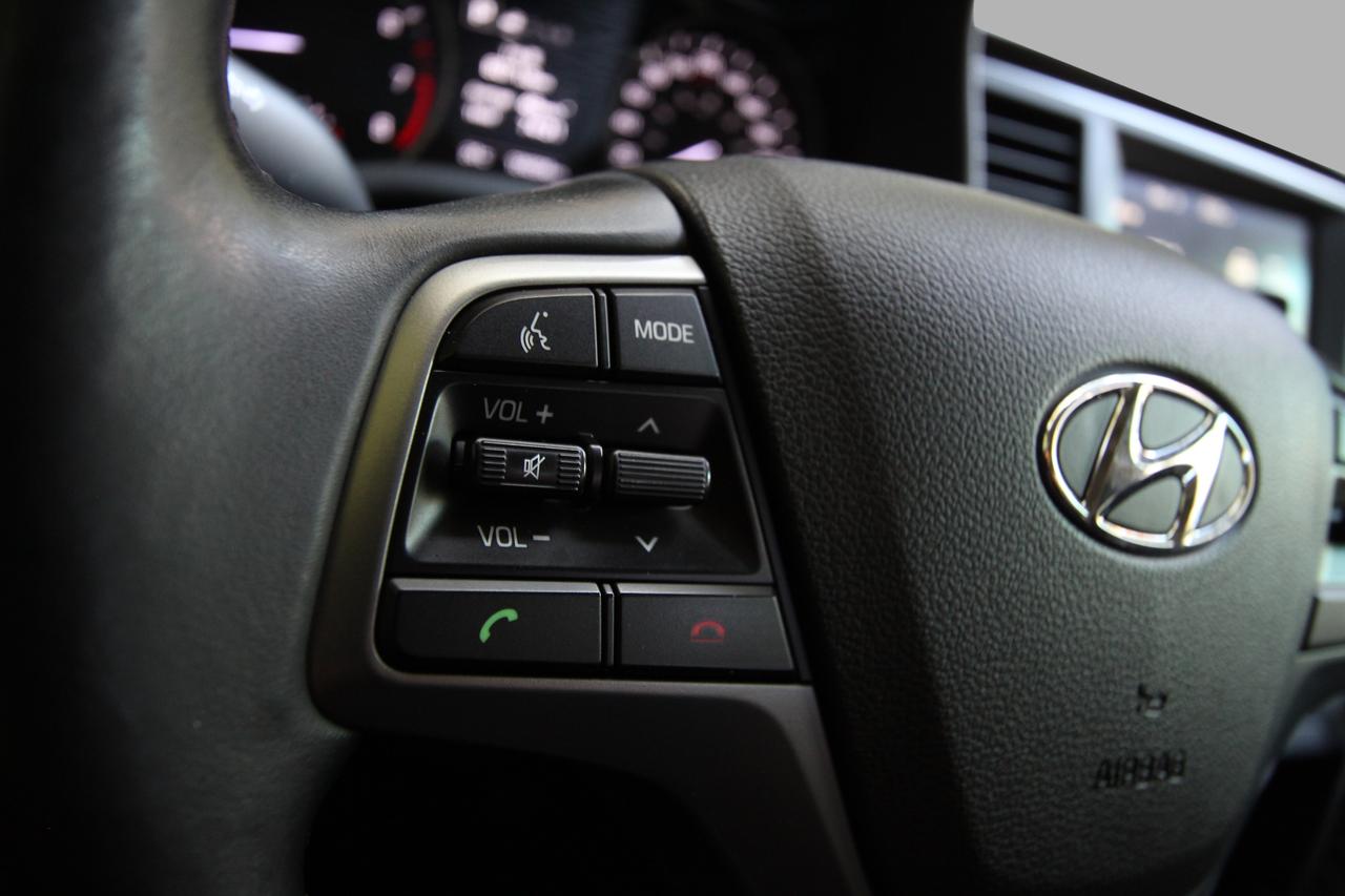 2018 Hyundai Elantra Limited - ACCIDENT FREE Photo