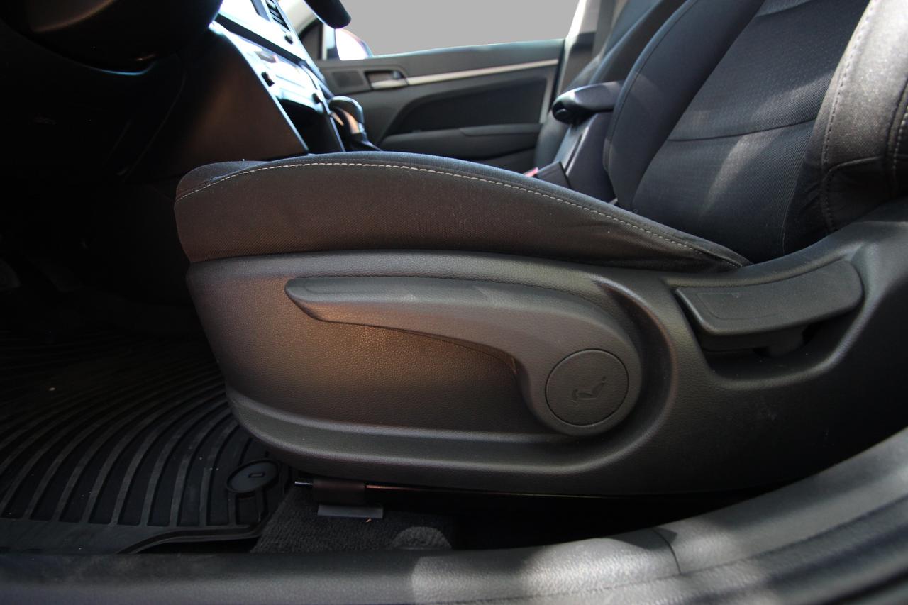 2018 Hyundai Elantra Limited - ACCIDENT FREE Photo