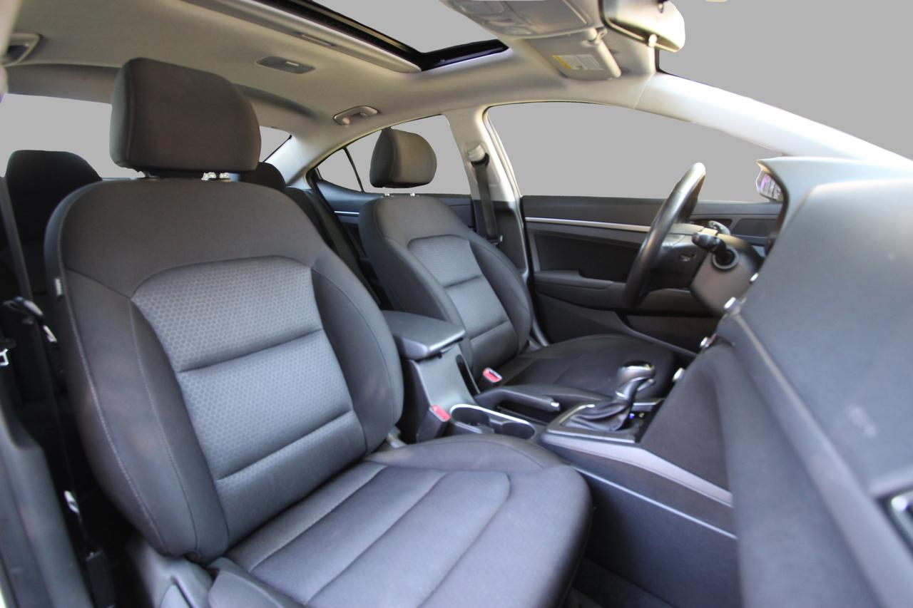 2018 Hyundai Elantra Limited - ACCIDENT FREE Photo