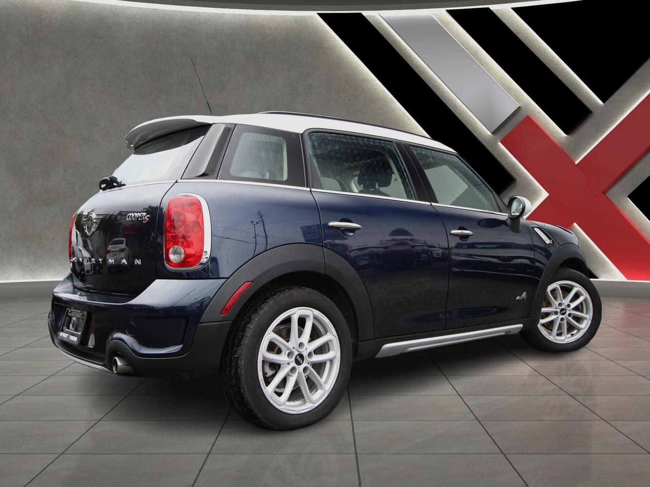 2016 MINI Countryman S ALL4 - WHITE ROOF / AWD Photo