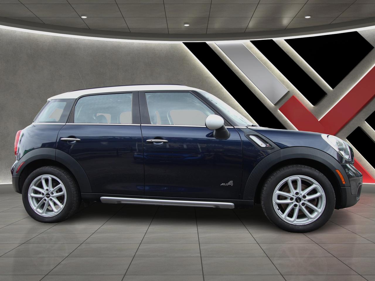 2016 MINI Countryman S ALL4 - WHITE ROOF / AWD Photo