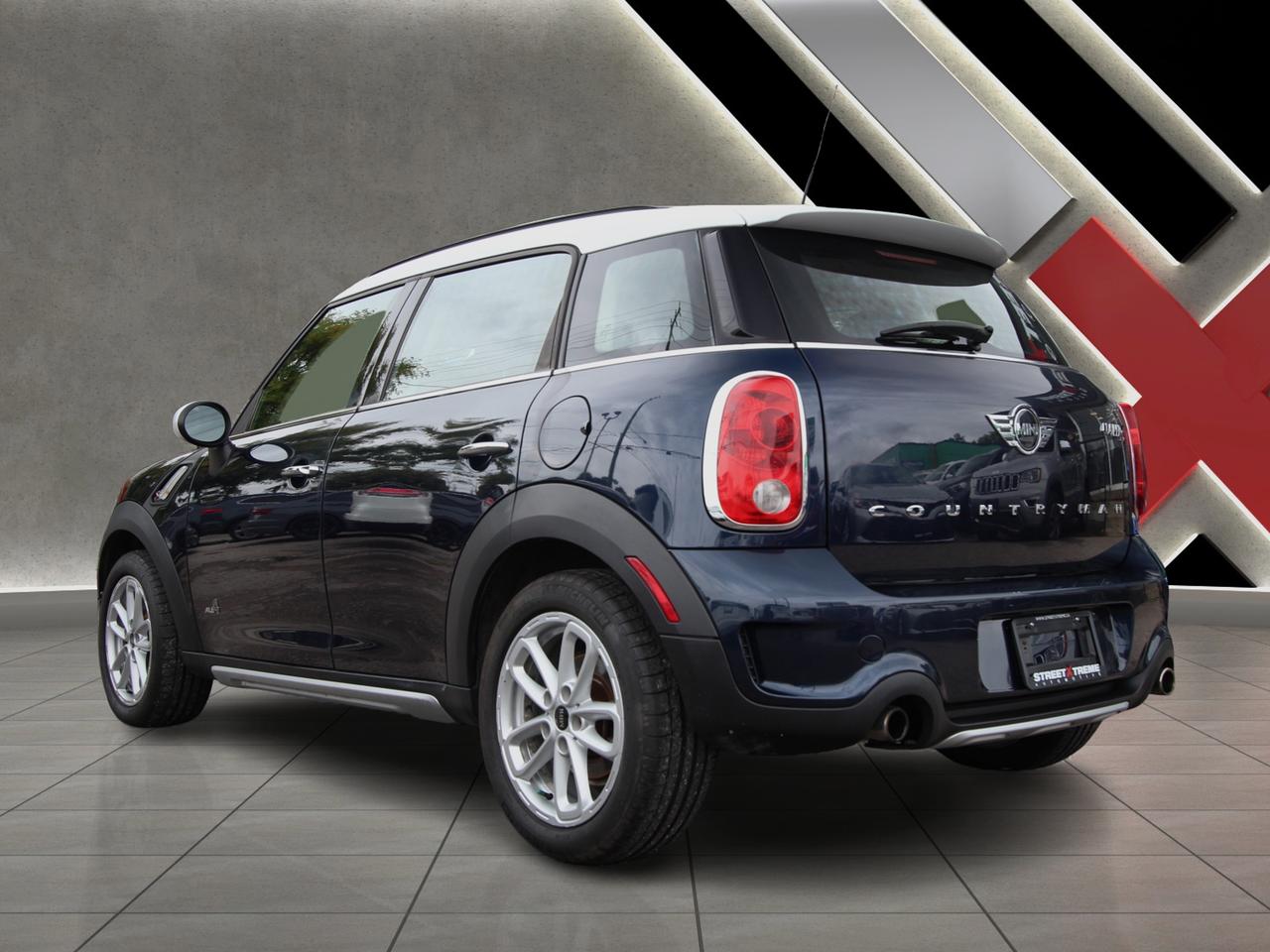 2016 MINI Countryman S ALL4 - WHITE ROOF / AWD Photo