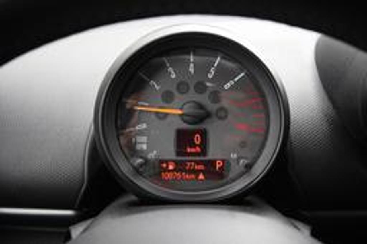 2016 MINI Countryman S ALL4 - WHITE ROOF / AWD Photo