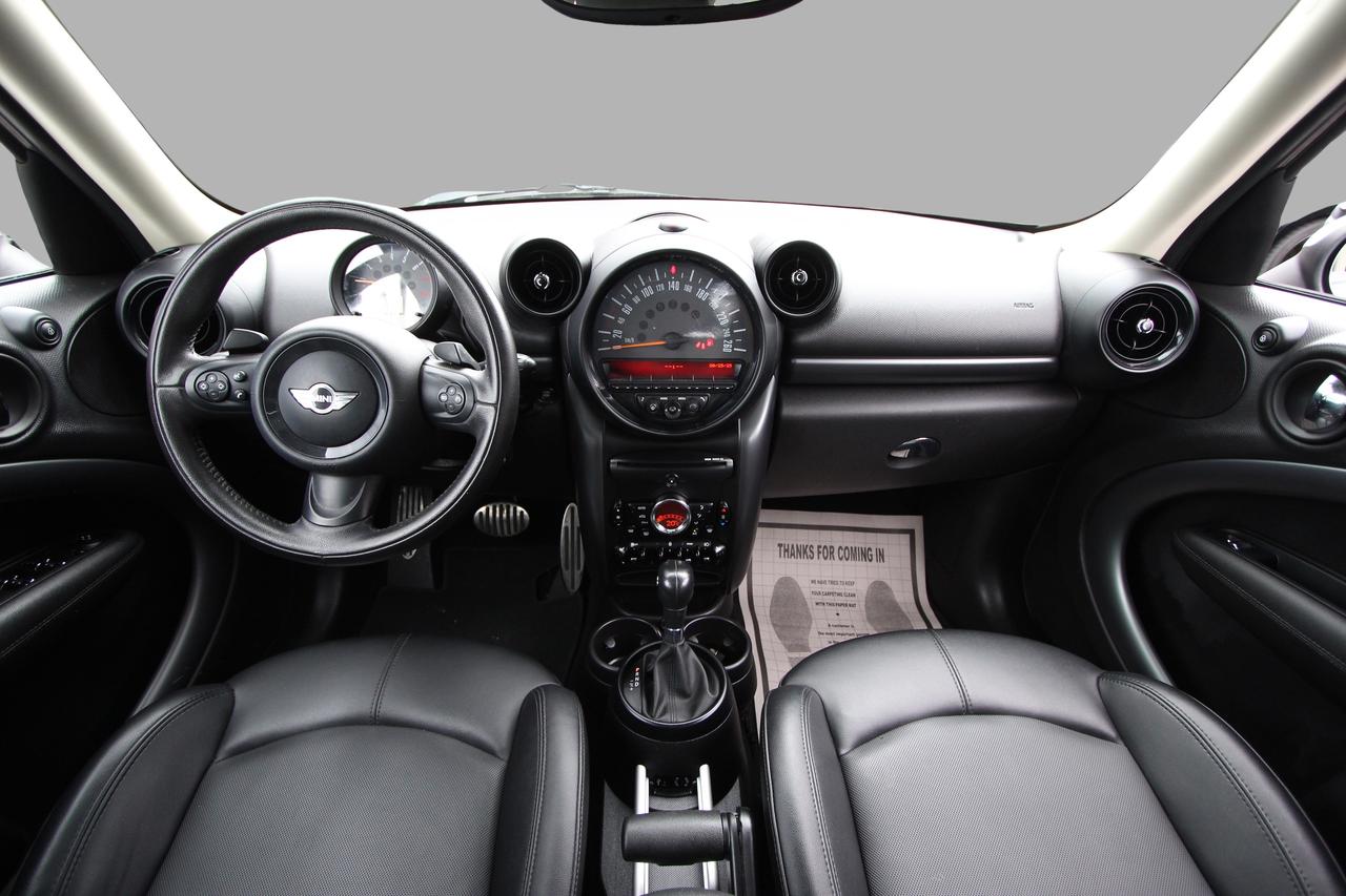 2016 MINI Countryman S ALL4 - WHITE ROOF / AWD Photo