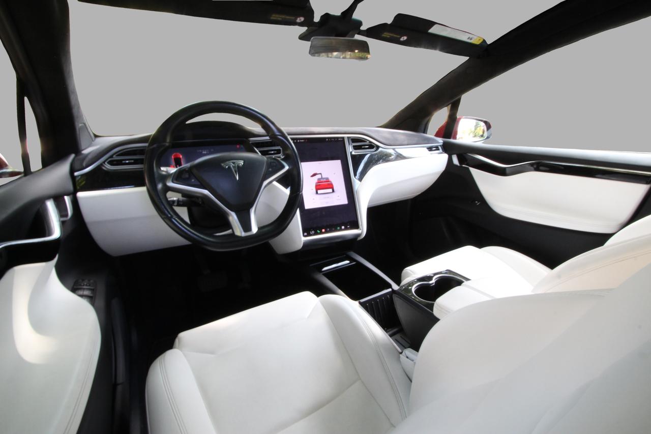 2017 Tesla Model X 75D Photo