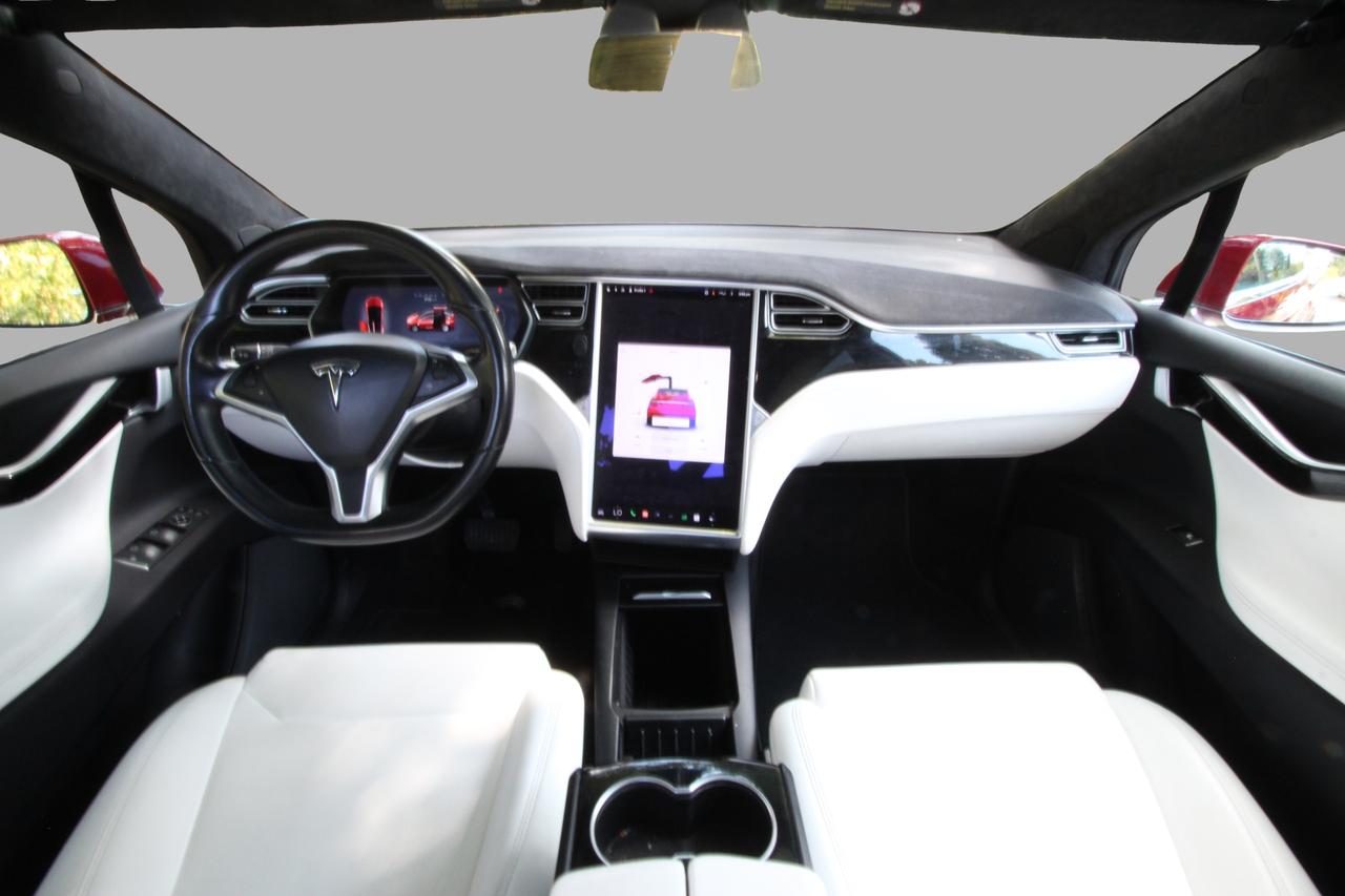2017 Tesla Model X 75D Photo