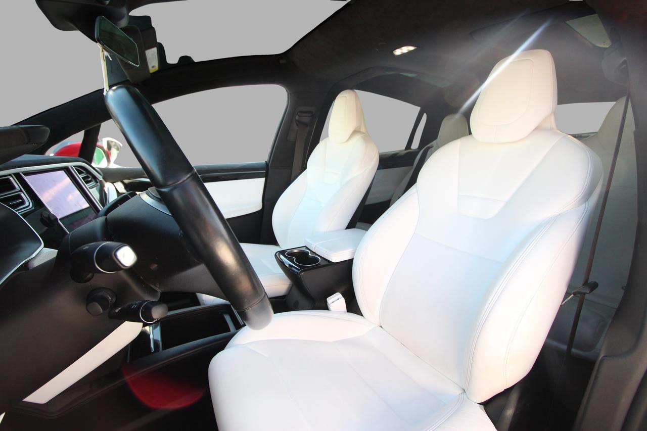 2017 Tesla Model X 75D Photo