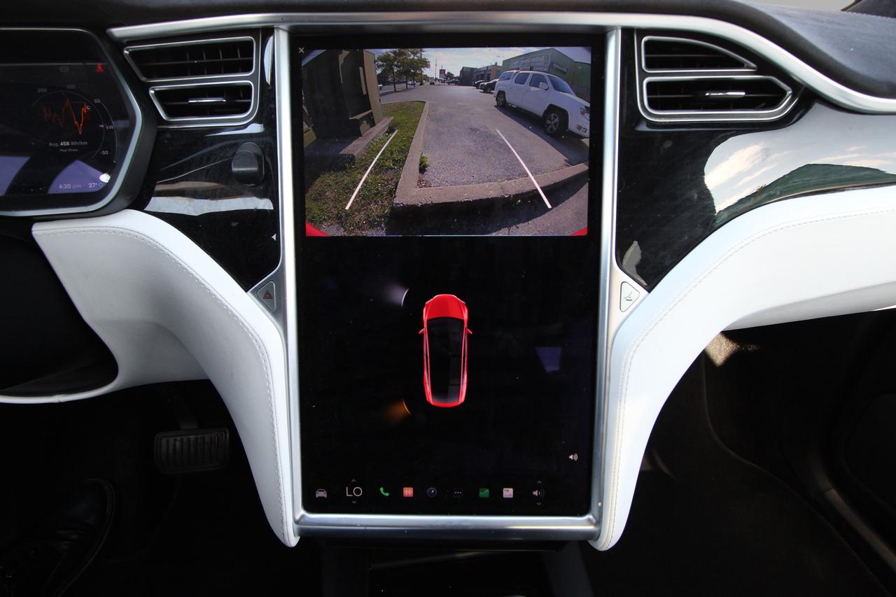 2017 Tesla Model X 75D Photo