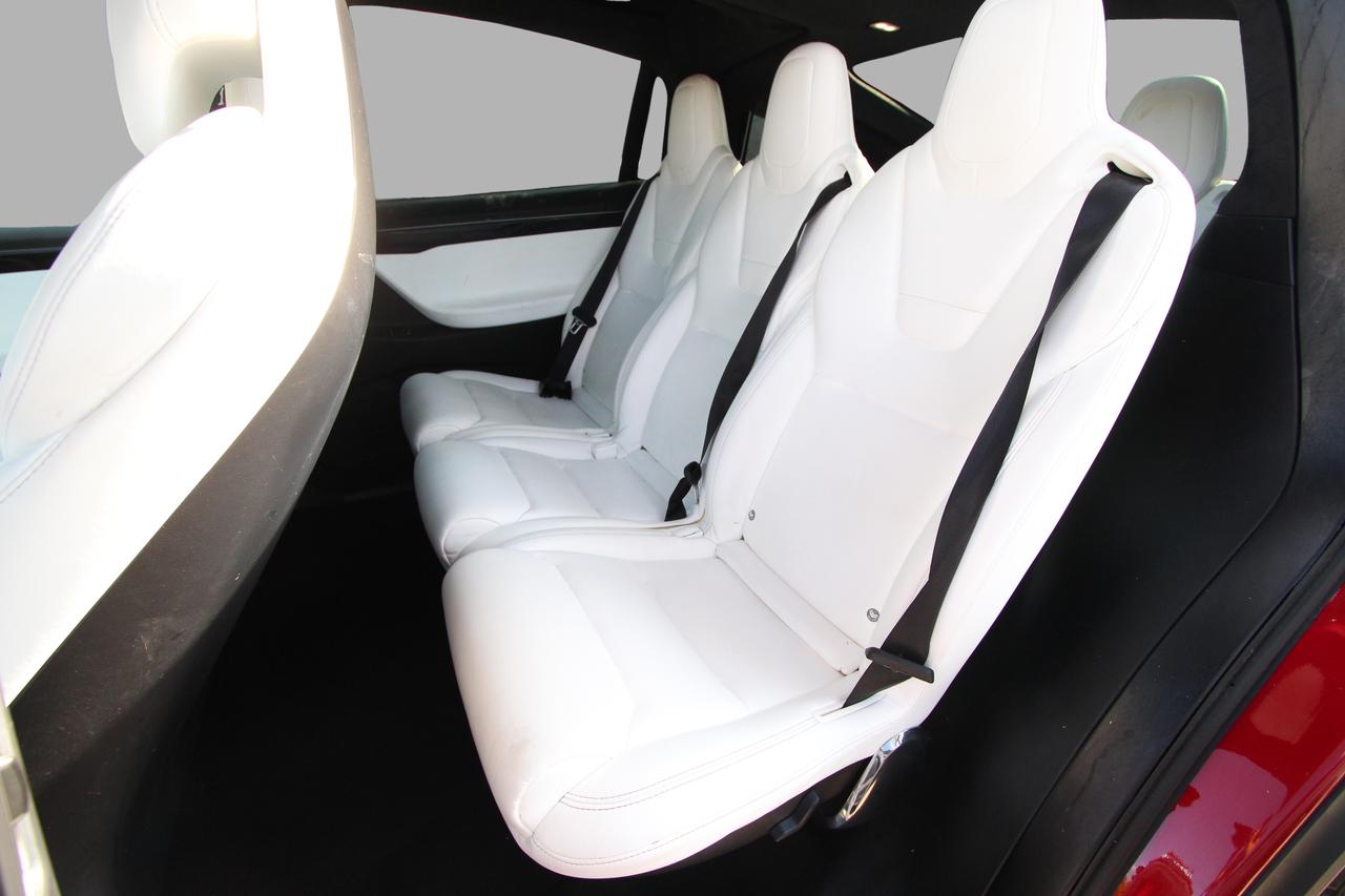 2017 Tesla Model X 75D Photo