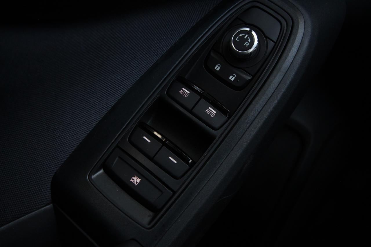 2019 Subaru Crosstrek ONE OWNER/ NO ACCIDENTS/ BLIND SPOT MONITORING Photo