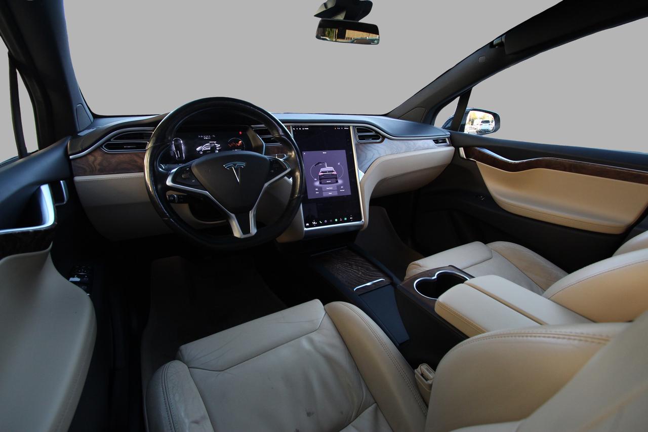 2016 Tesla Model X 75D Free Supercharging Photo