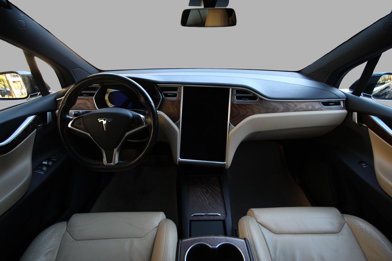 2016 Tesla Model X 75D Free Supercharging Photo