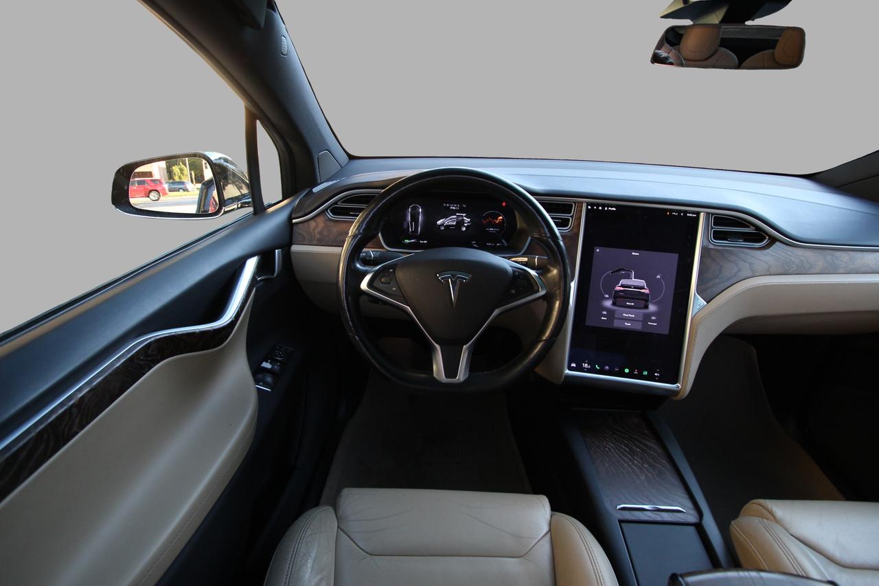 2016 Tesla Model X 75D Free Supercharging Photo