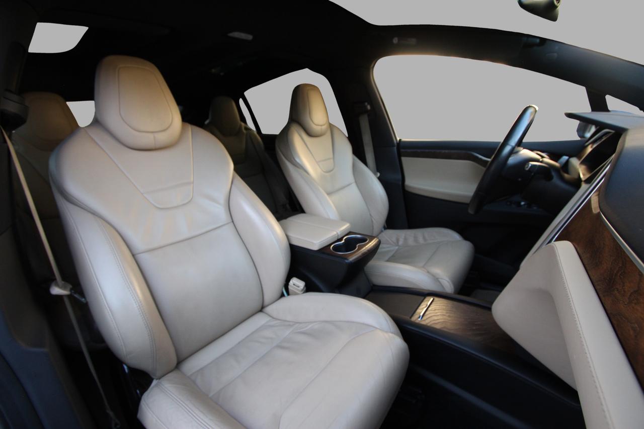 2016 Tesla Model X 75D Free Supercharging Photo