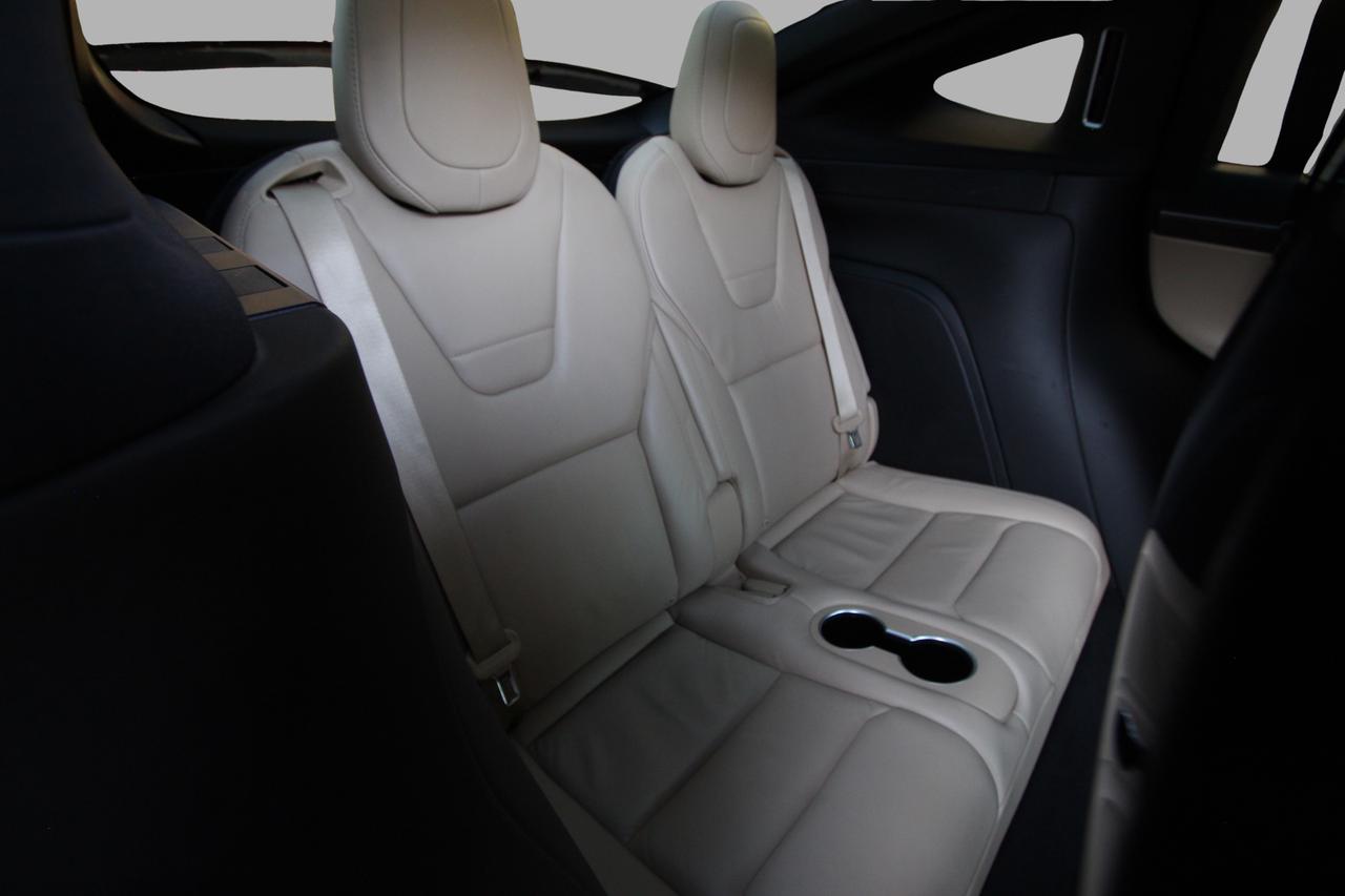 2016 Tesla Model X 75D Free Supercharging Photo