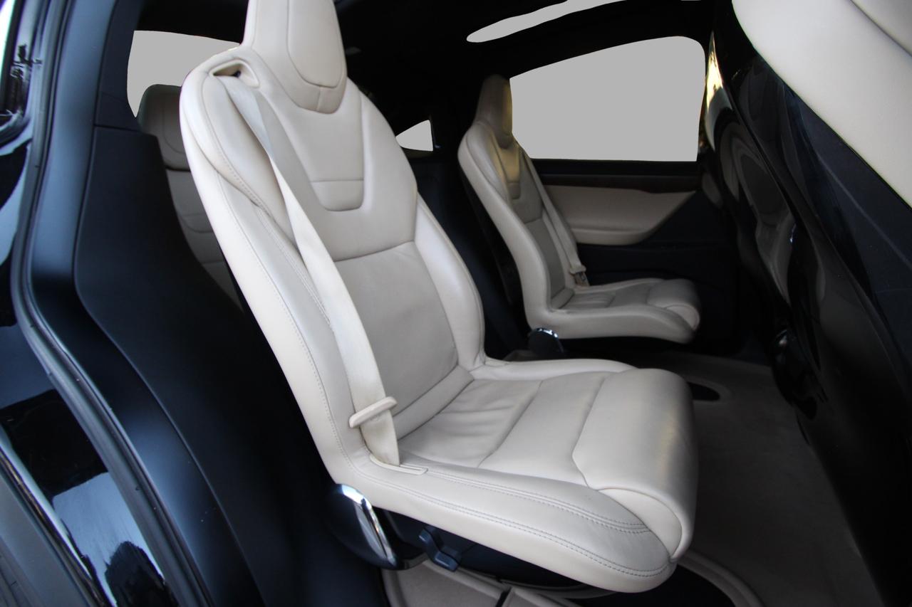 2016 Tesla Model X 75D Free Supercharging Photo