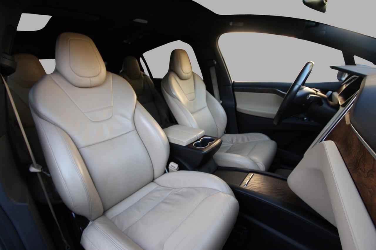 2016 Tesla Model X 75D Free Supercharging Photo