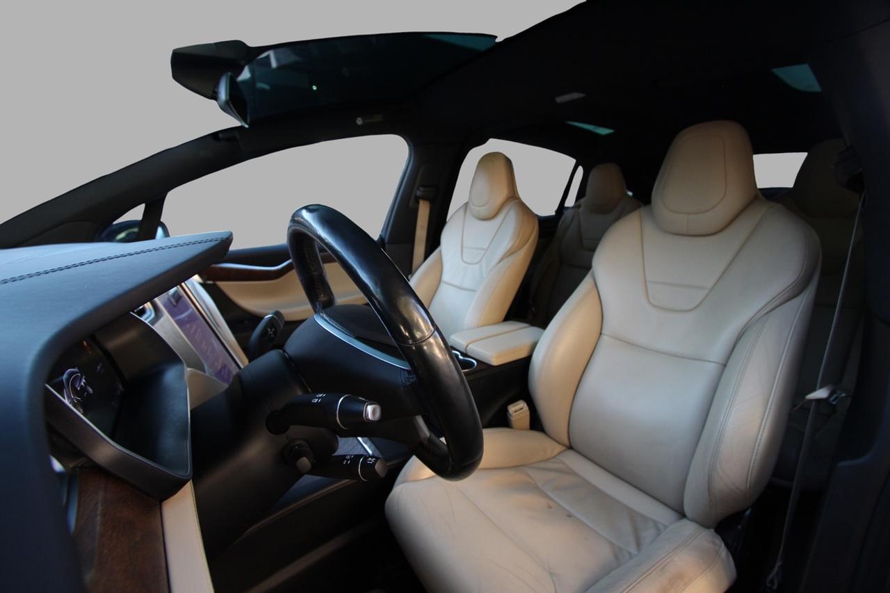 2016 Tesla Model X 75D Free Supercharging Photo