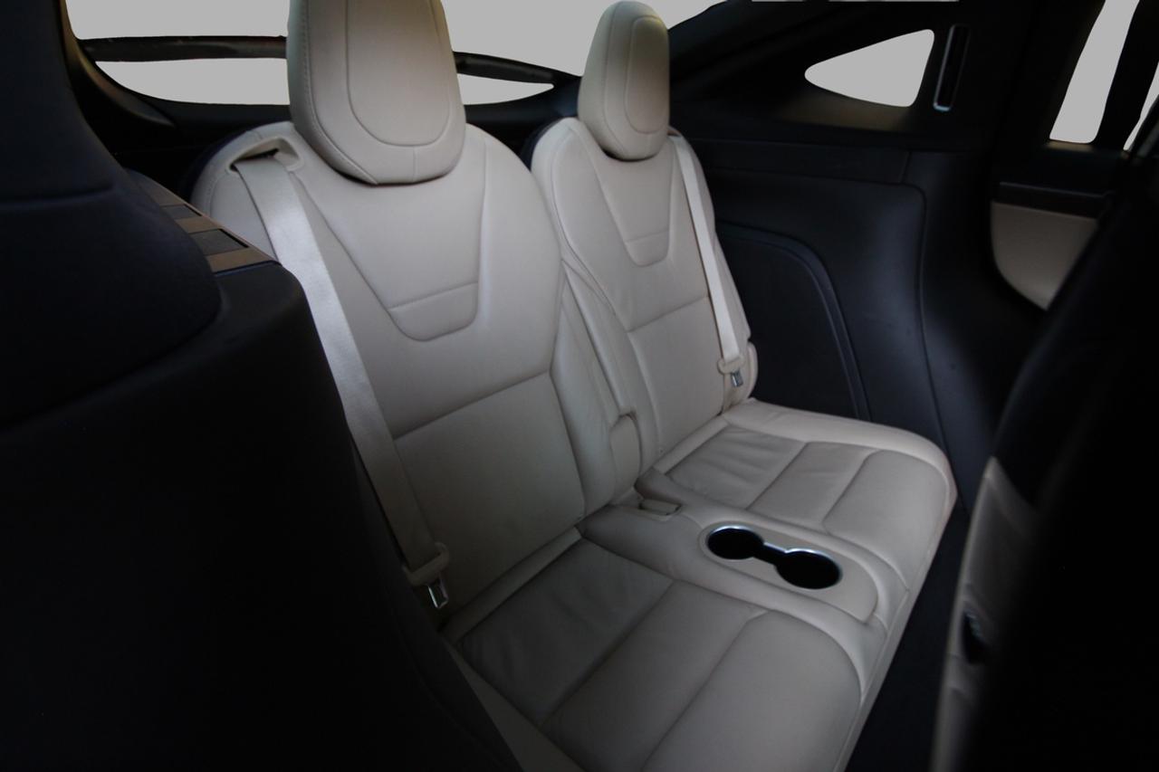 2016 Tesla Model X 75D Free Supercharging Photo