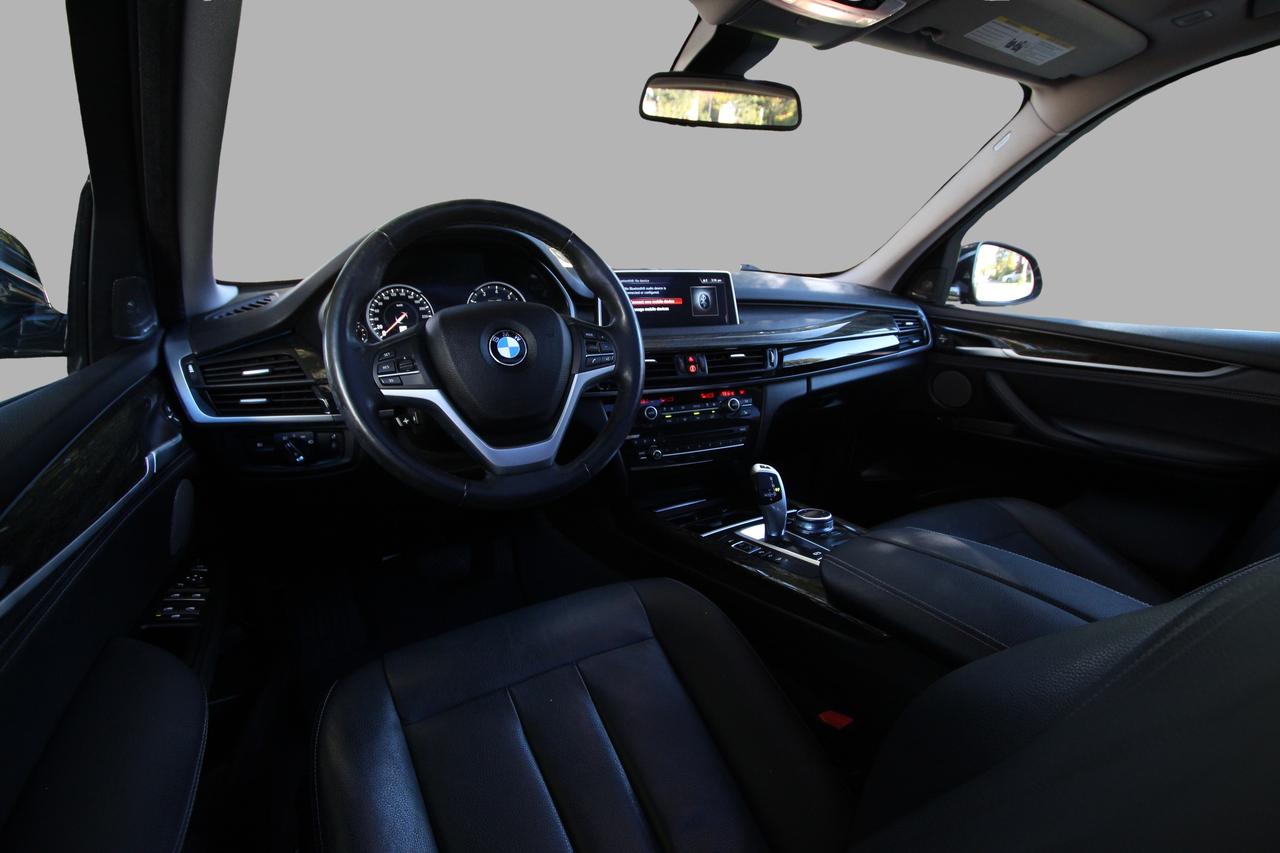 2018 BMW X5 xDrive35i - ACCIDENT FREE/ DEALER SERVICED/  HUD/ Photo