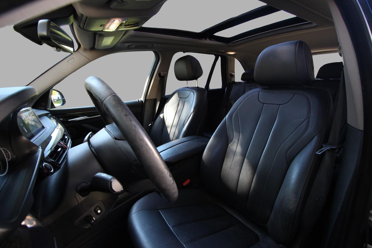 2018 BMW X5 xDrive35i - ACCIDENT FREE/ DEALER SERVICED/  HUD/ Photo