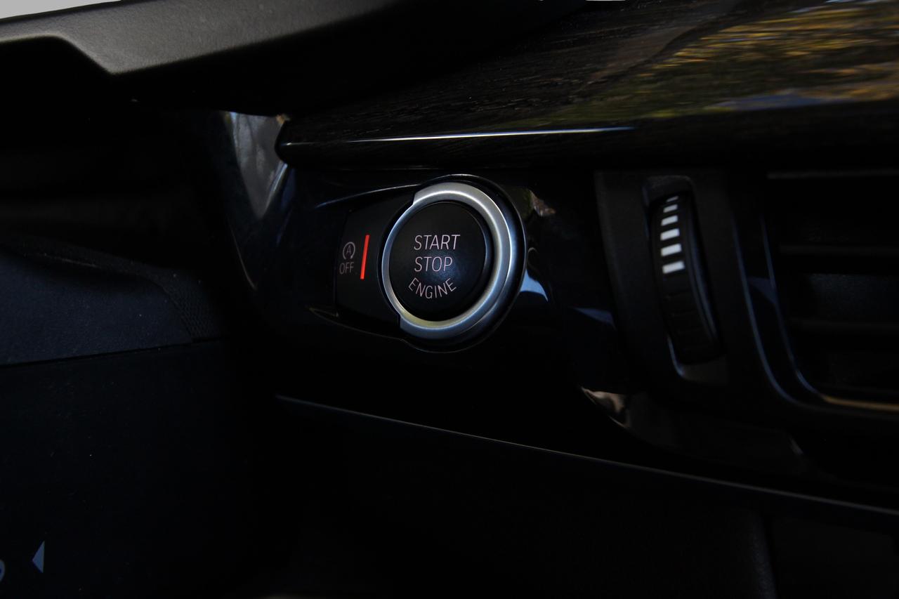 2018 BMW X5 xDrive35i - ACCIDENT FREE/ DEALER SERVICED/  HUD/ Photo