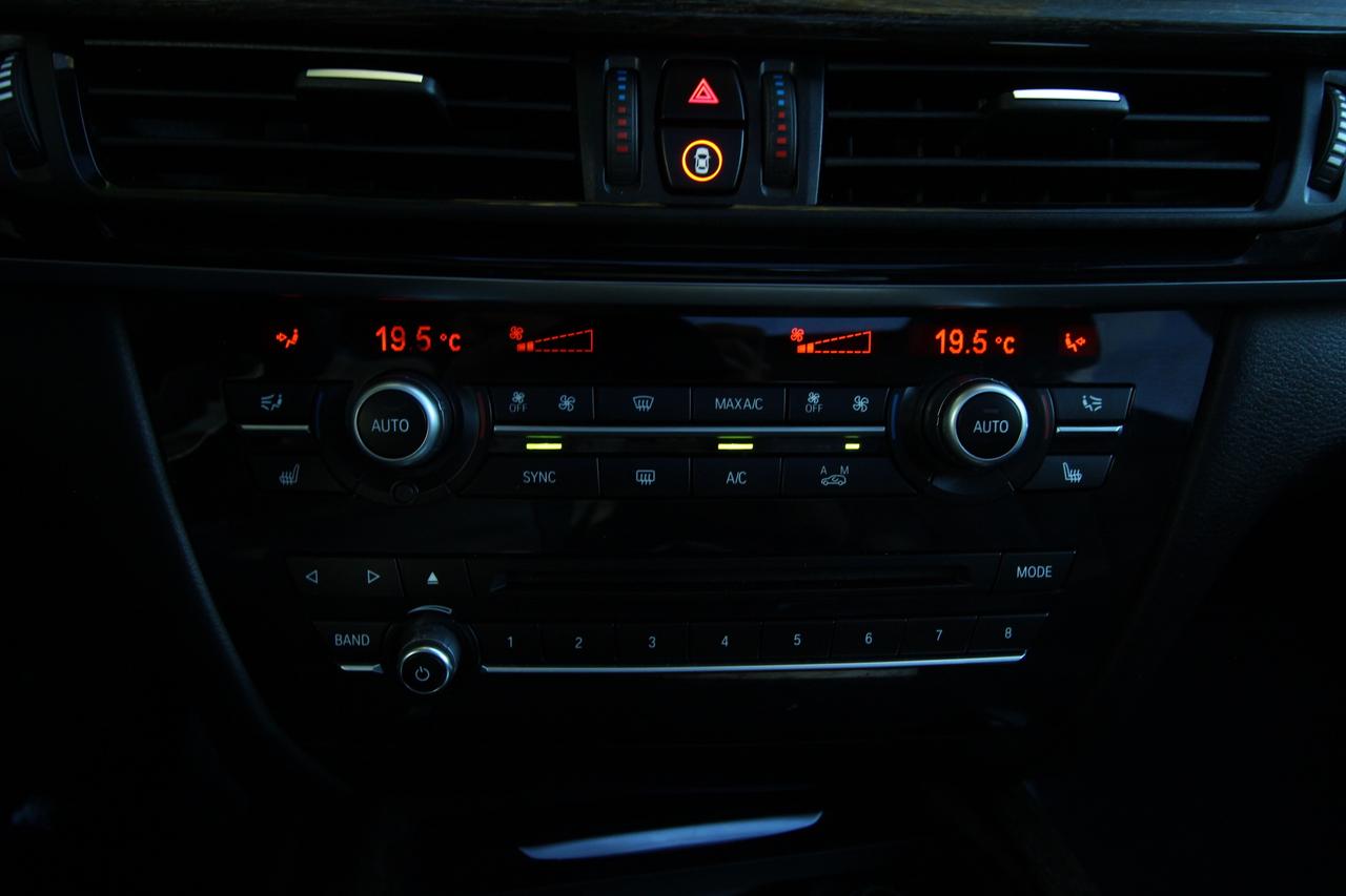 2018 BMW X5 xDrive35i - ACCIDENT FREE/ DEALER SERVICED/  HUD/ Photo