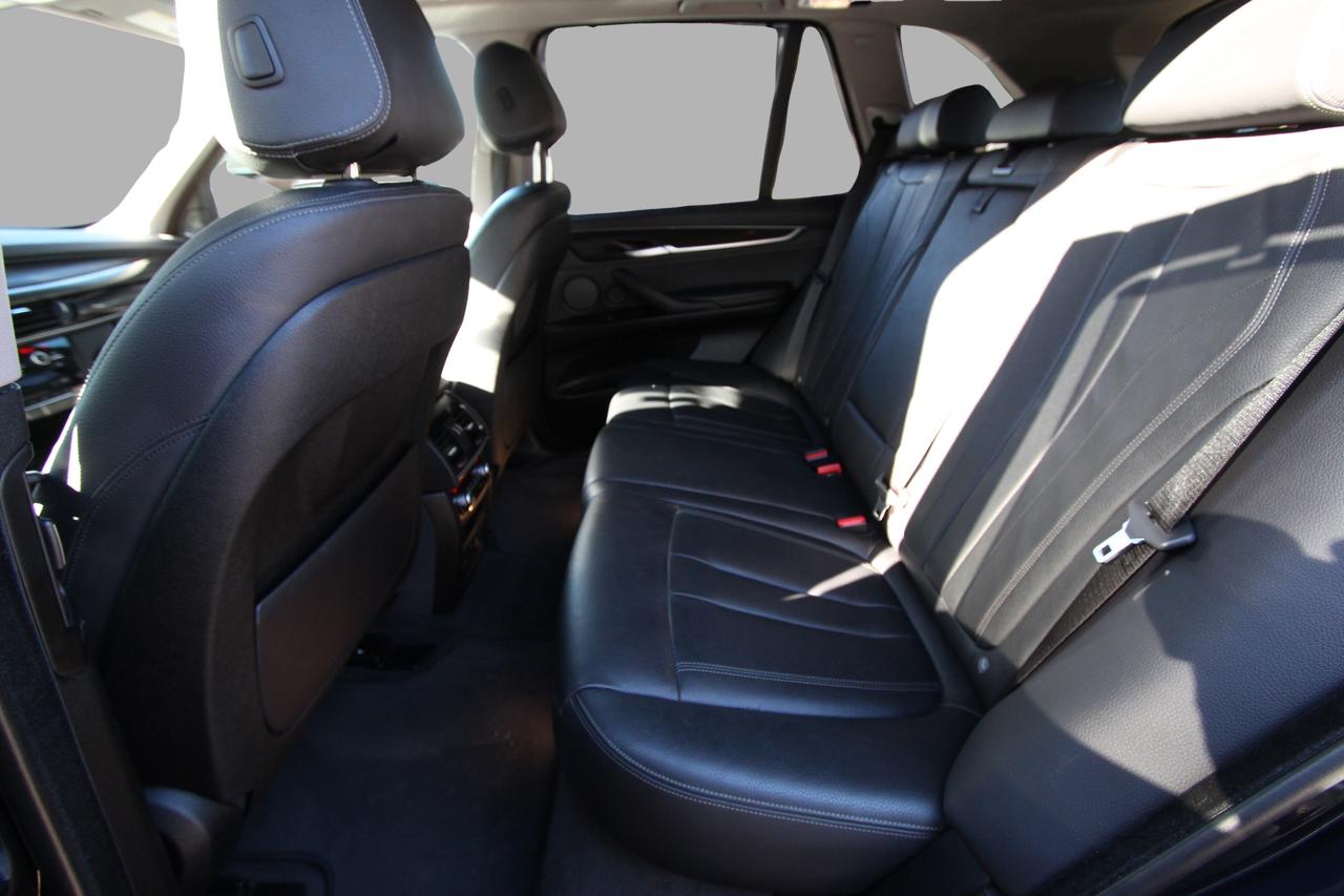 2018 BMW X5 xDrive35i - ACCIDENT FREE/ DEALER SERVICED/  HUD/ Photo