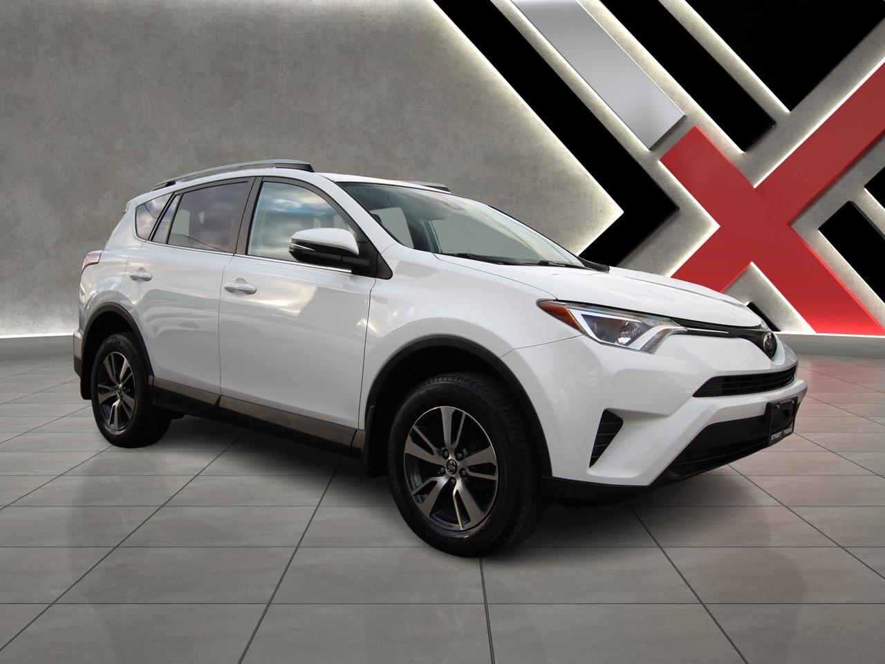 2018 Toyota RAV4 LE - CLEAN CARFAX ACCIDENT FREE Photo