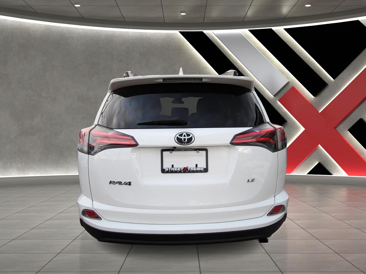 2018 Toyota RAV4 LE - CLEAN CARFAX ACCIDENT FREE Photo