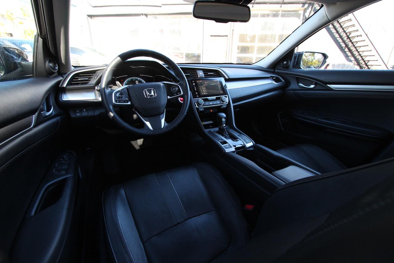 2017 Honda Civic Touring -LEATHER TRIM SEATS/ PUSH TO START Photo3
