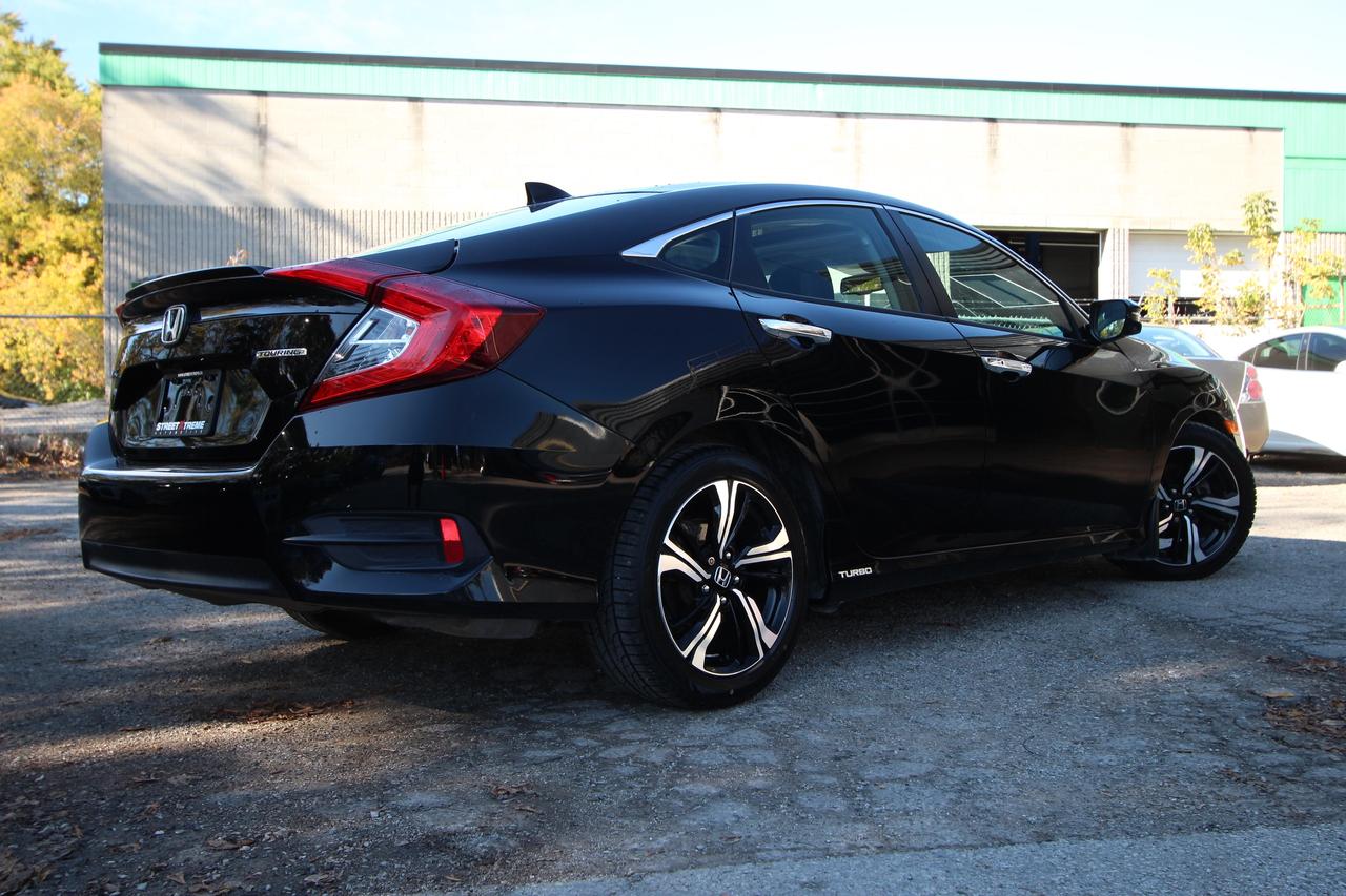 2017 Honda Civic Touring -LEATHER TRIM SEATS/ PUSH TO START Photo