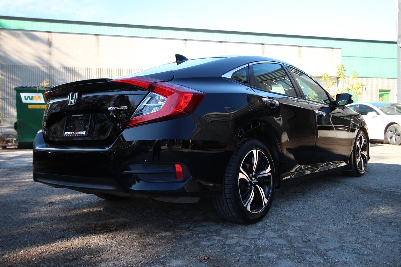 2017 Honda Civic Touring -LEATHER TRIM SEATS/ PUSH TO START Photo