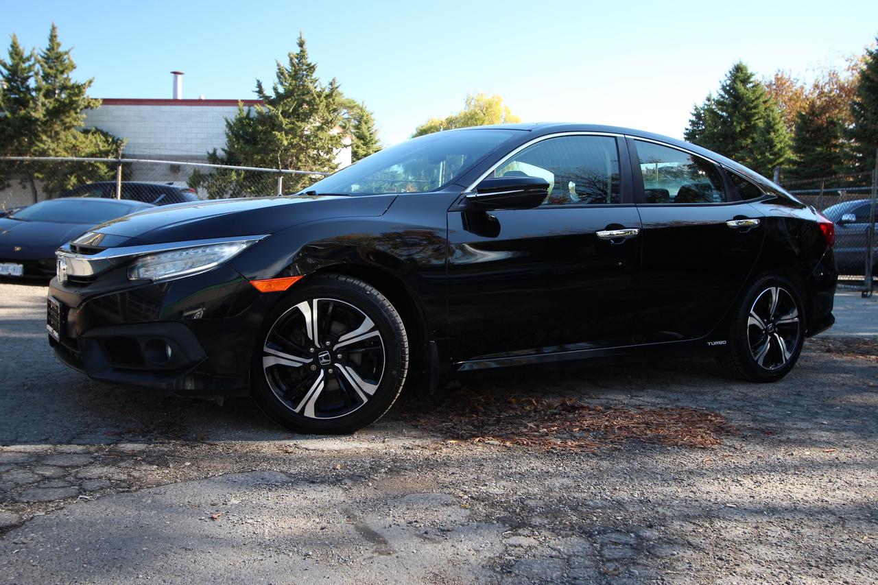 2017 Honda Civic Touring -LEATHER TRIM SEATS/ PUSH TO START Photo