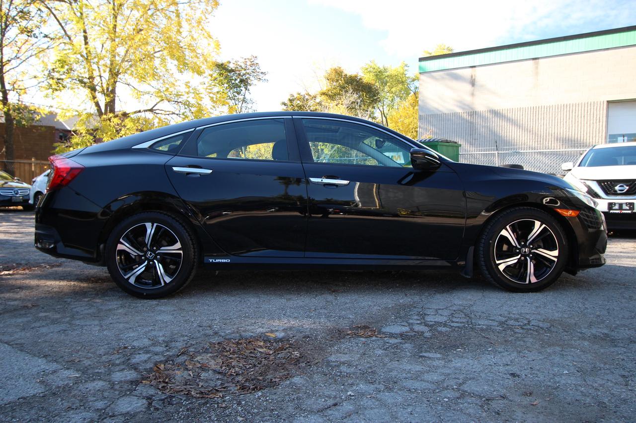 2017 Honda Civic Touring -LEATHER TRIM SEATS/ PUSH TO START Photo