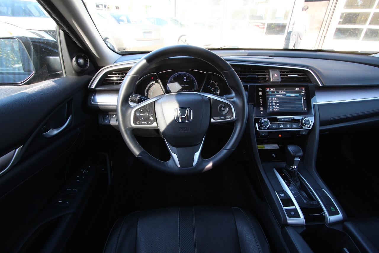 2017 Honda Civic Touring -LEATHER TRIM SEATS/ PUSH TO START Photo