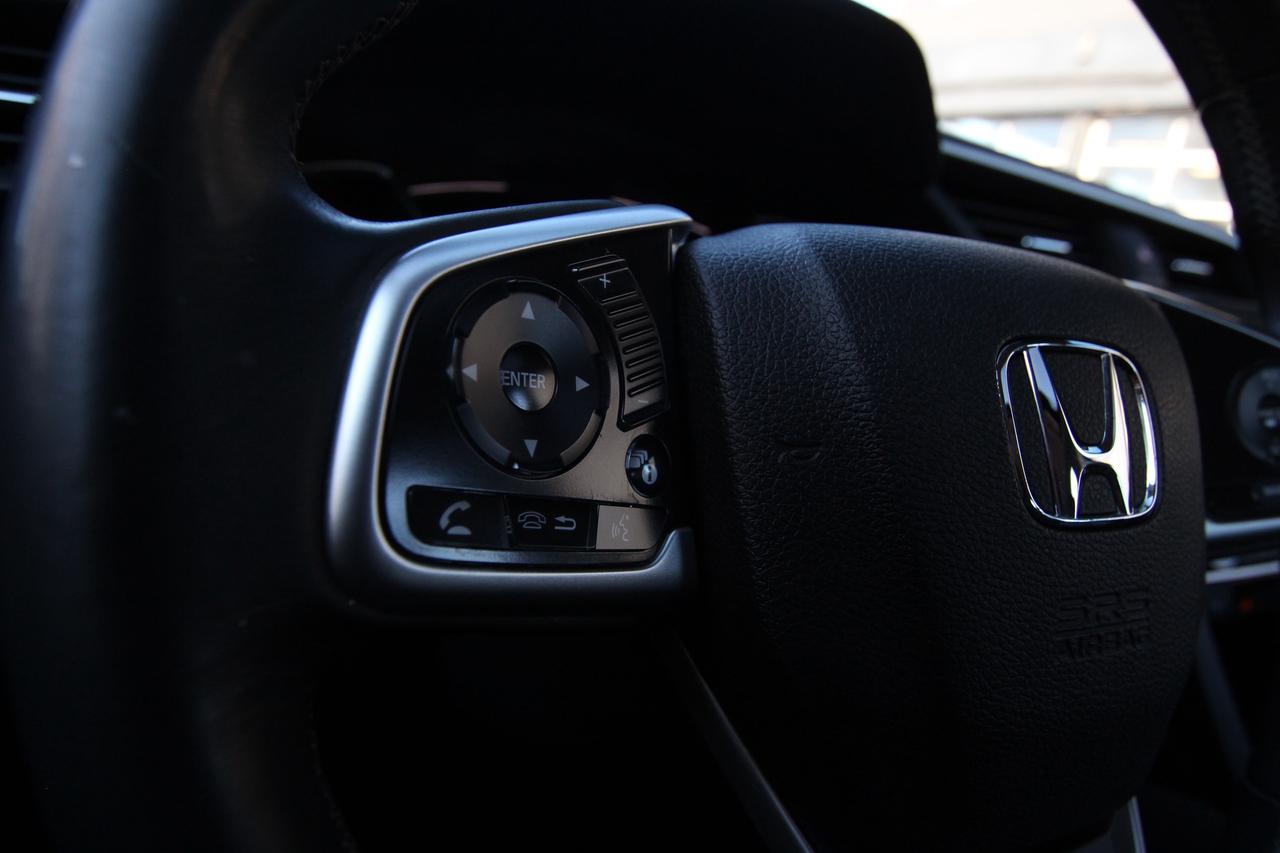 2017 Honda Civic Touring -LEATHER TRIM SEATS/ PUSH TO START Photo