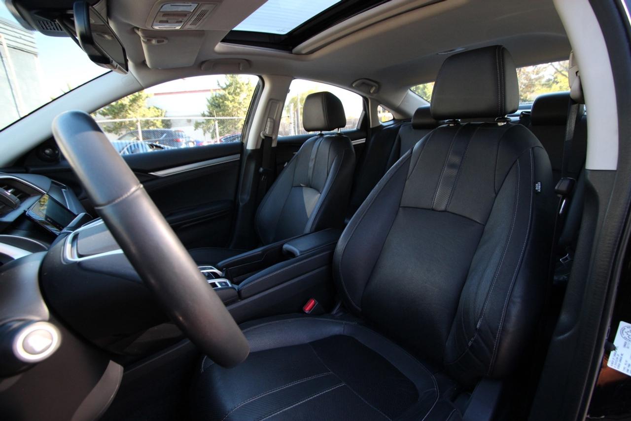 2017 Honda Civic Touring -LEATHER TRIM SEATS/ PUSH TO START Photo