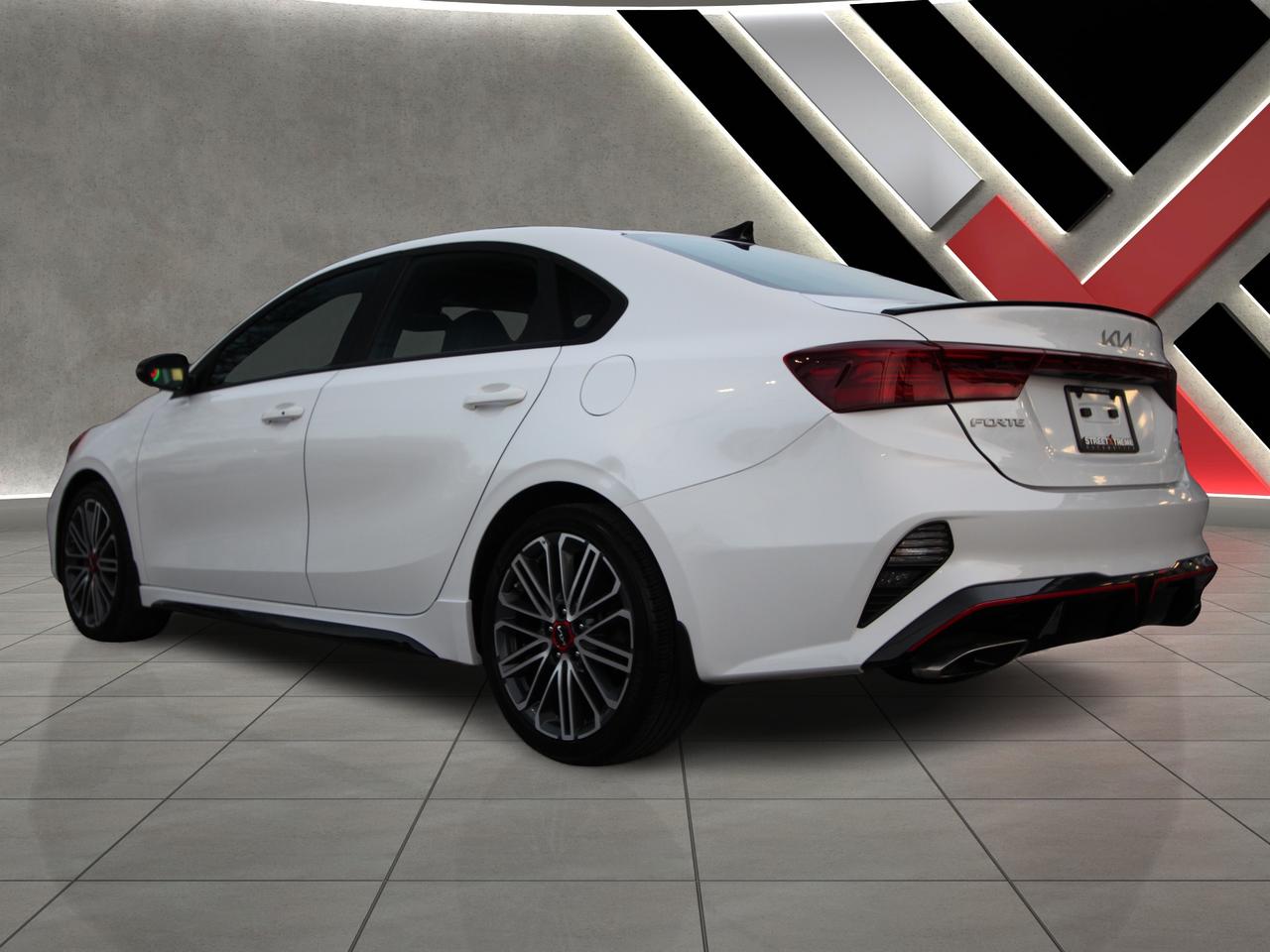 2023 Kia Forte GT LIMITED - WINTER TIRES INCLUDED ACCIDENT FREE Photo