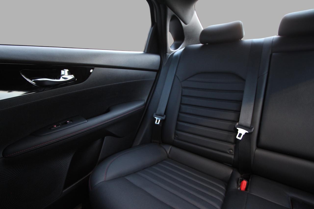 2023 Kia Forte GT LIMITED - WINTER TIRES INCLUDED ACCIDENT FREE Photo