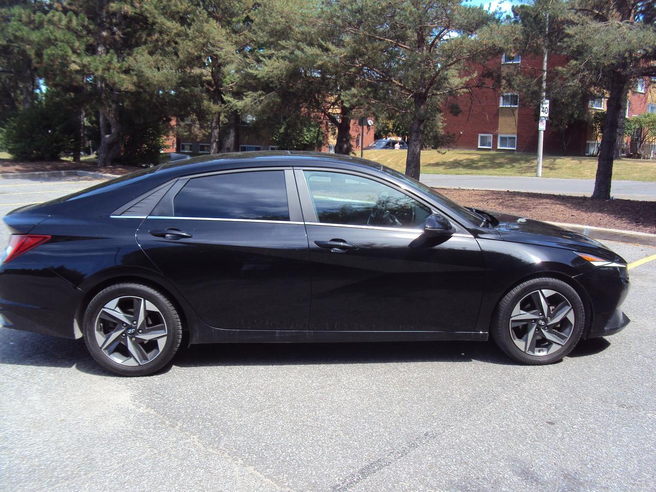 2022 Hyundai Elantra SEL Photo