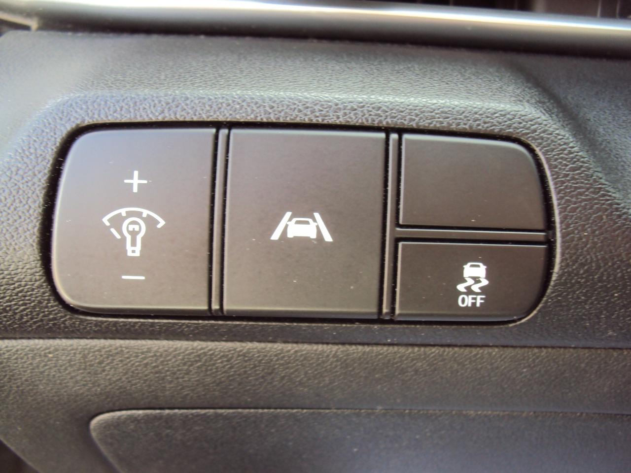 2022 Hyundai Elantra SEL Photo