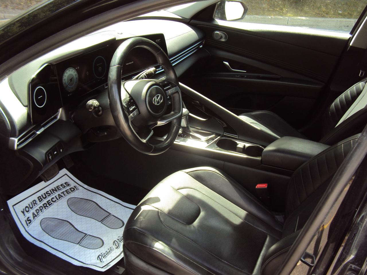 2022 Hyundai Elantra SEL Photo