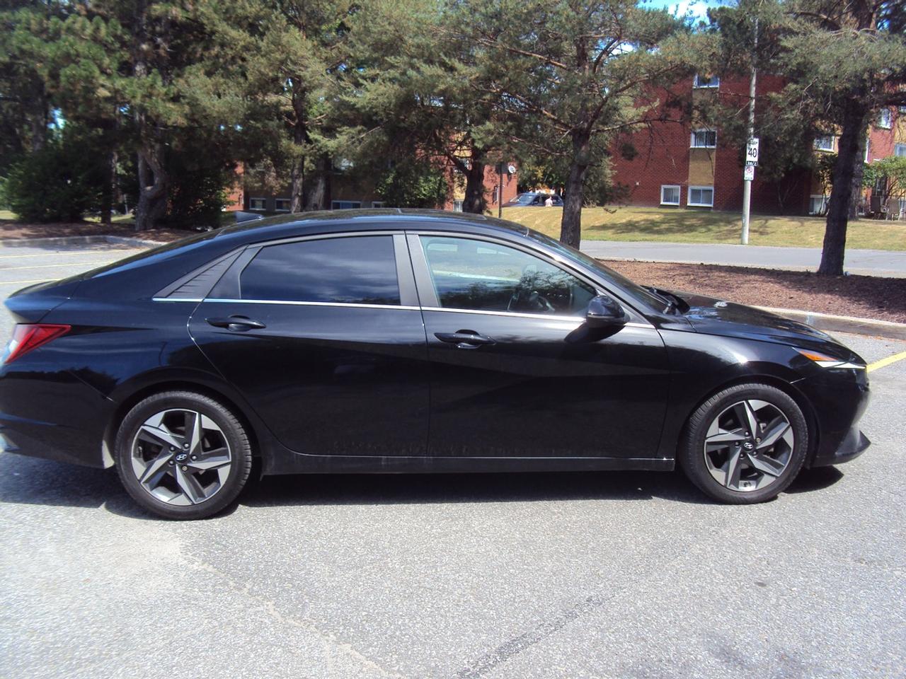 2022 Hyundai Elantra SEL Photo
